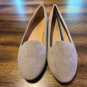 Womens Size 8 Taupe Suede-like Slip-On Shoes